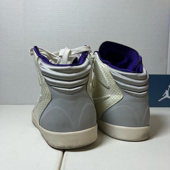 Nike Kobe 9 NSW Lifestyle
Wolf Grey - Picture 5 of 9